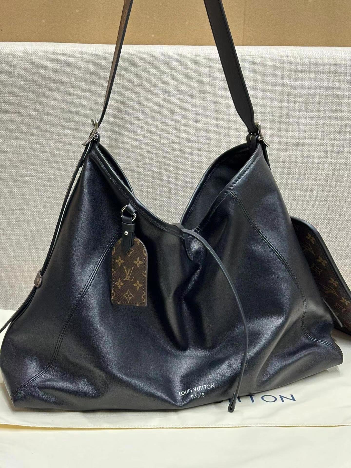 Replica Louis Vuitton CarryAll MM M25143 photo review